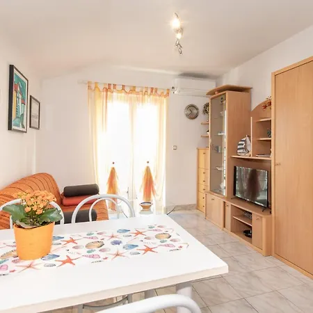 Perovic Apartment Krk Town